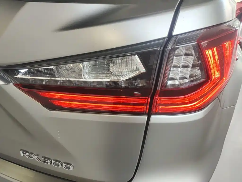 Lexus RX — миниатюра 8