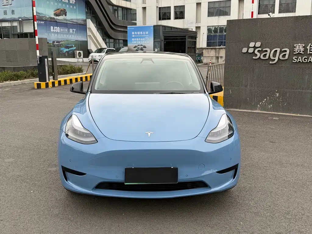 TESLA MODEL Y
