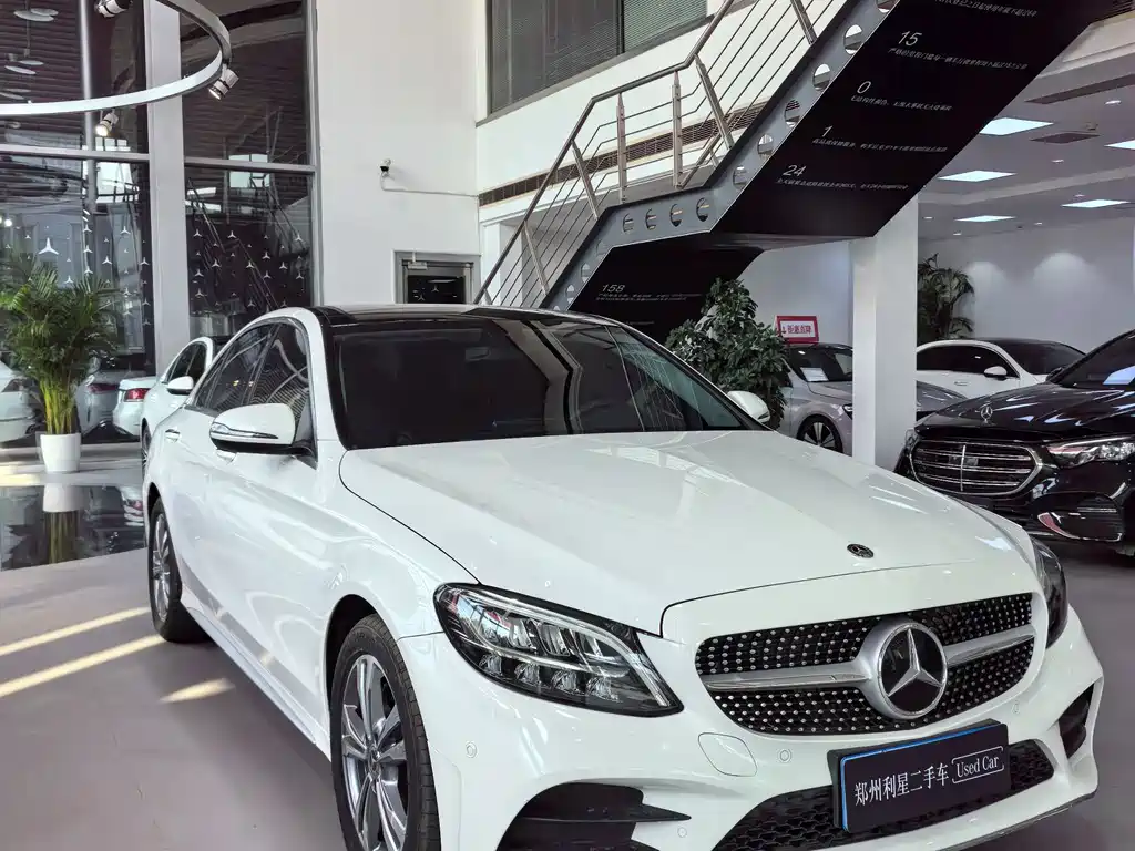 Mercedes-Benz C-Class — миниатюра 3