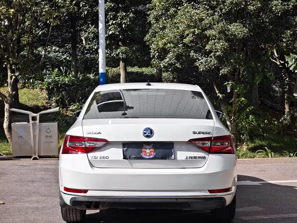 Skoda Superb — миниатюра 5
