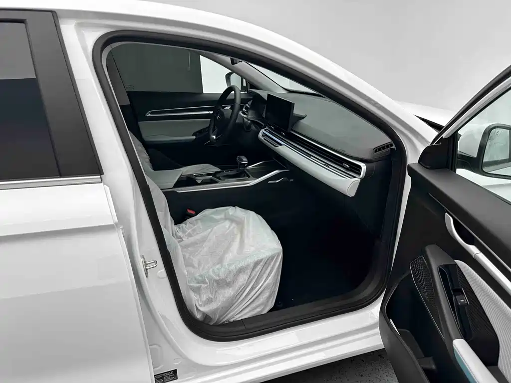 Geely Emgrand — миниатюра 7
