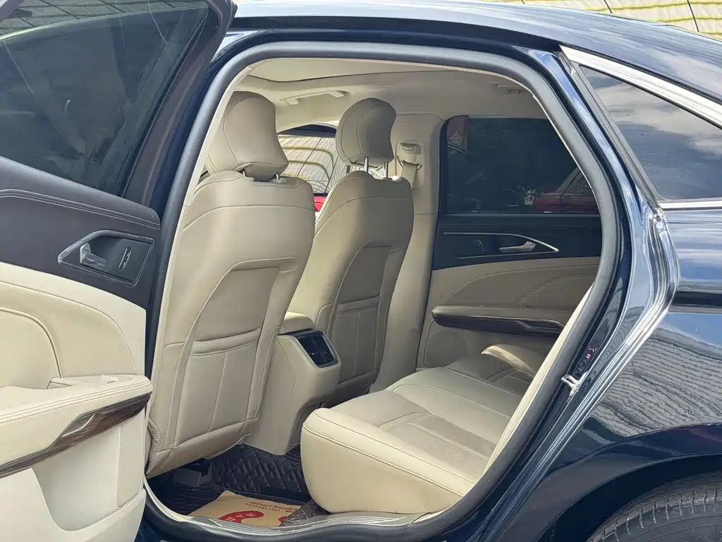 Ford Taurus — миниатюра 8