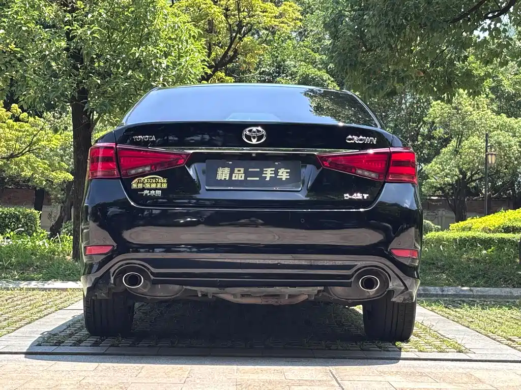 Toyota Crown — миниатюра 10