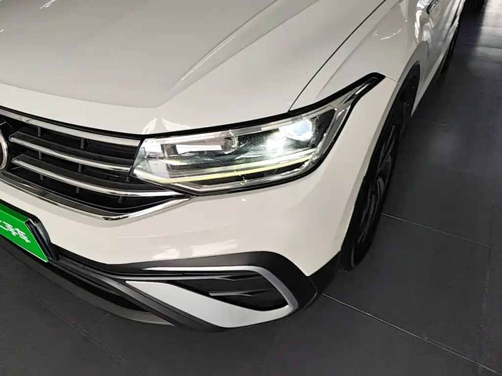 Volkswagen Tiguan L — миниатюра 24