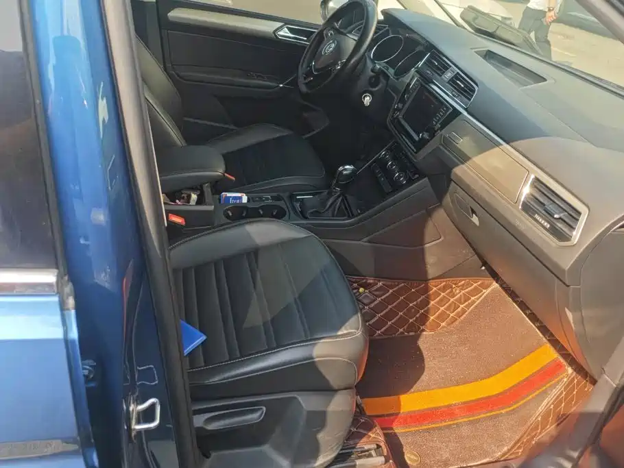 Volkswagen Touran — миниатюра 8