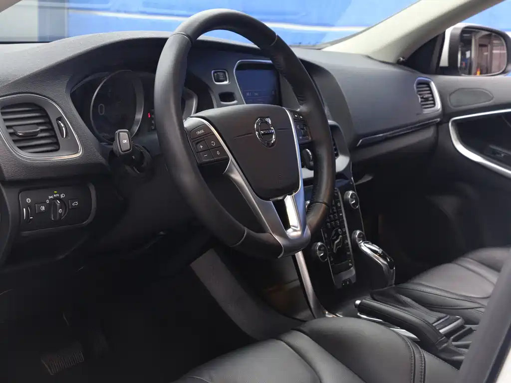 Volvo V40 2018 T3