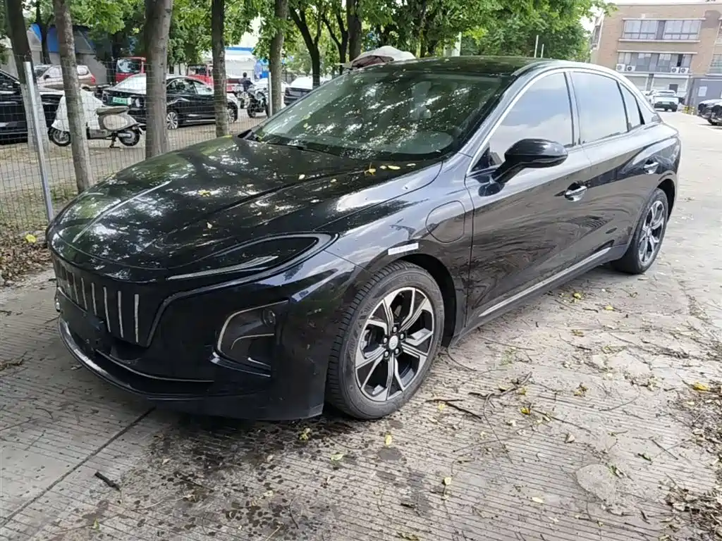 Hongqi Hongqi E-QM5 2024