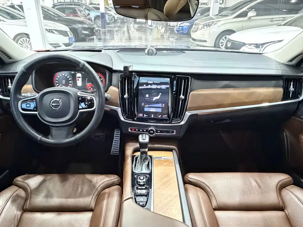 Volvo S90 — миниатюра 13