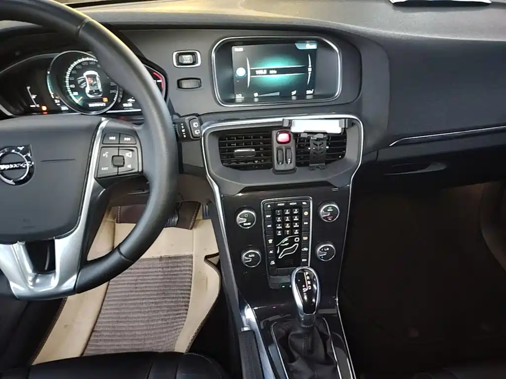 Volvo V40 — миниатюра 13