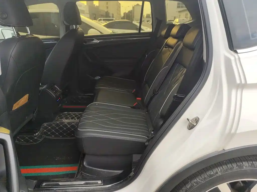 Volkswagen Tiguan L — миниатюра 15