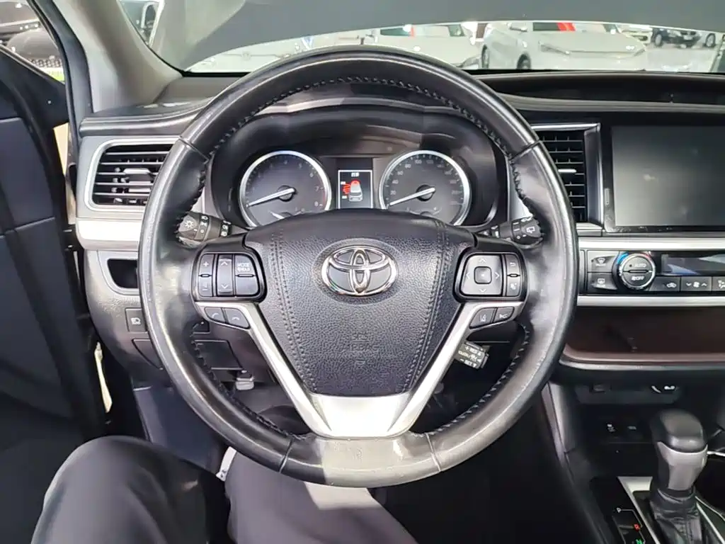 Toyota Highlander — миниатюра 11
