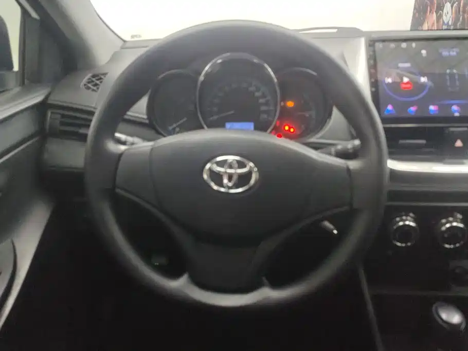 Toyota Yaris L — миниатюра 15