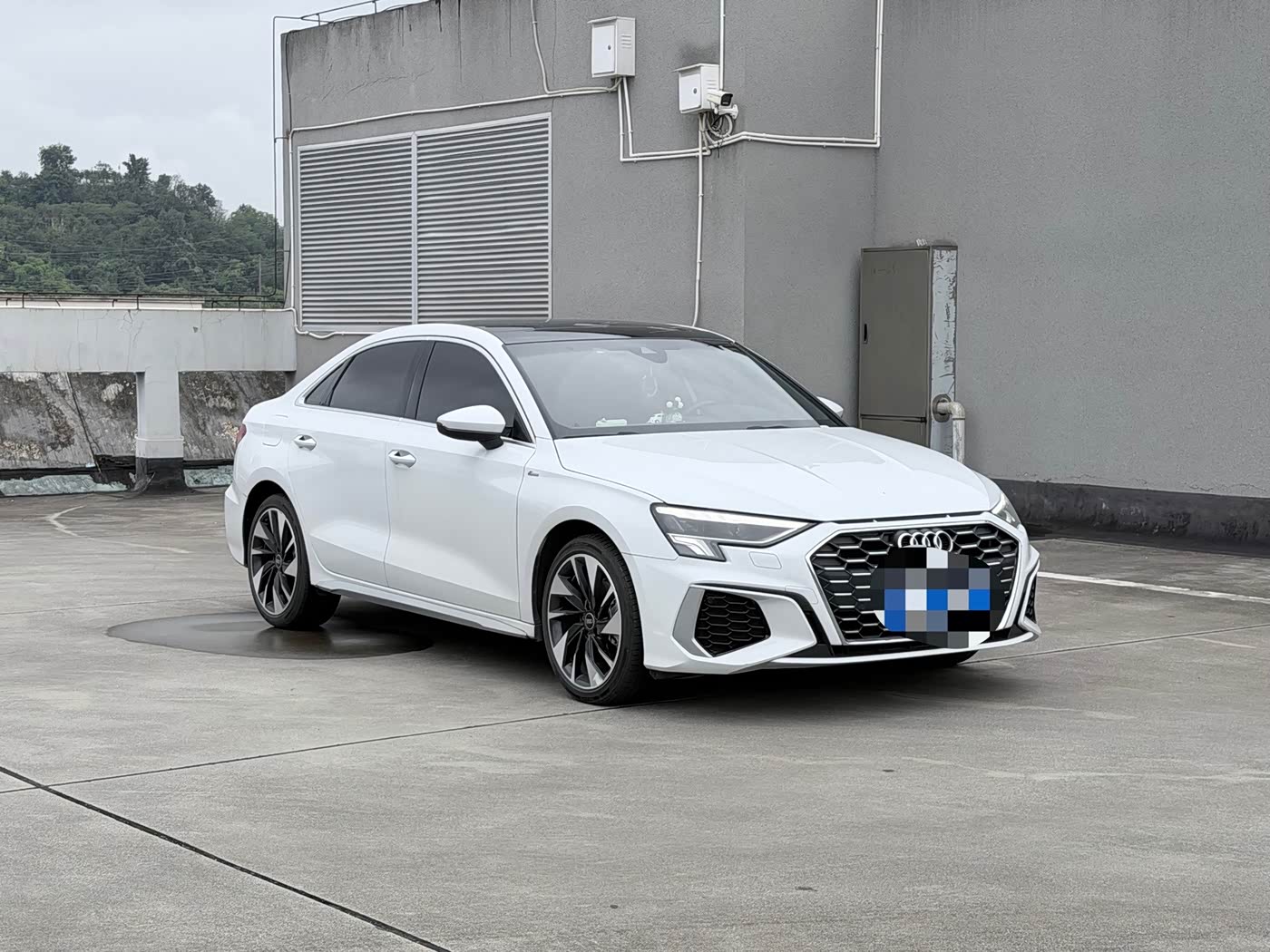 Audi A3 1.4 л 2022 г. Белый, пробег 31000 км