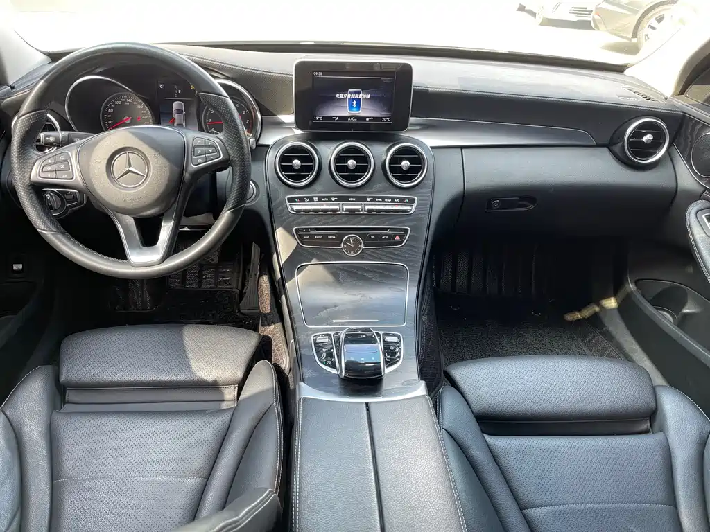 Mercedes-Benz C-Class — миниатюра 8