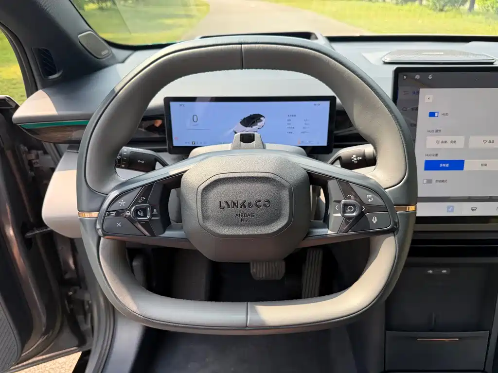 Lynk & Co Z20 — миниатюра 18