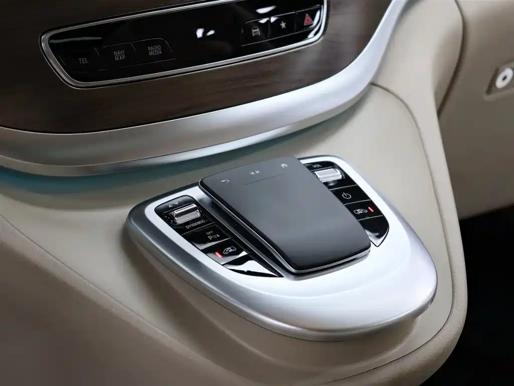 MERCEDES-BENZ V CLASS