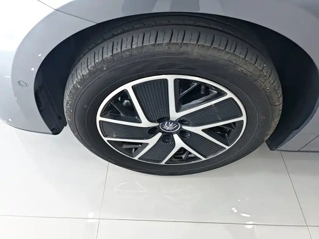 BYD Qin L — миниатюра 23