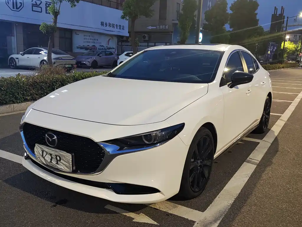 Купить Mazda 3 Axela