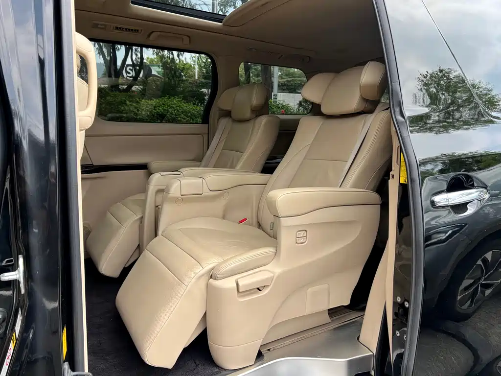 Toyota Alphard 2012 3.5L Luxury