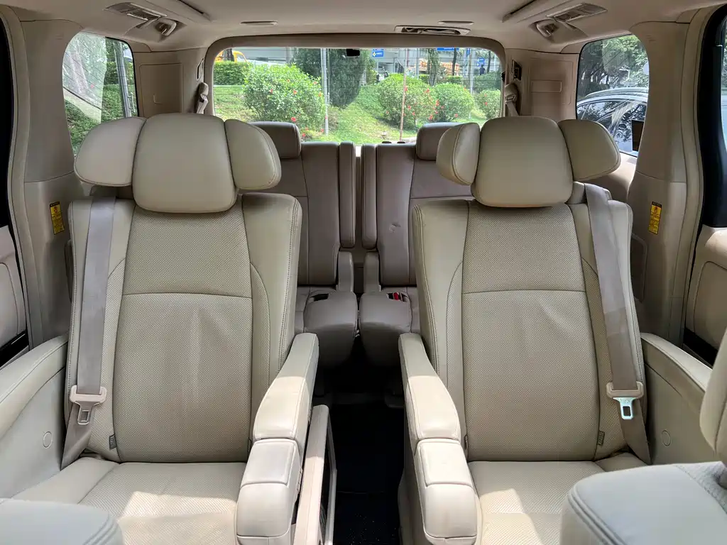 Toyota Alphard 2012 3.5L Luxury