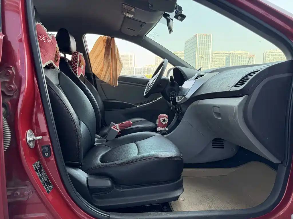 Hyundai Verna — миниатюра 8