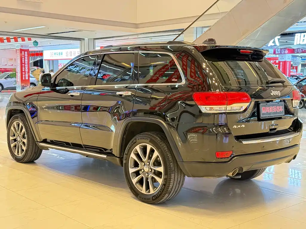 Jeep Grand Cherokee (Import) — миниатюра 16
