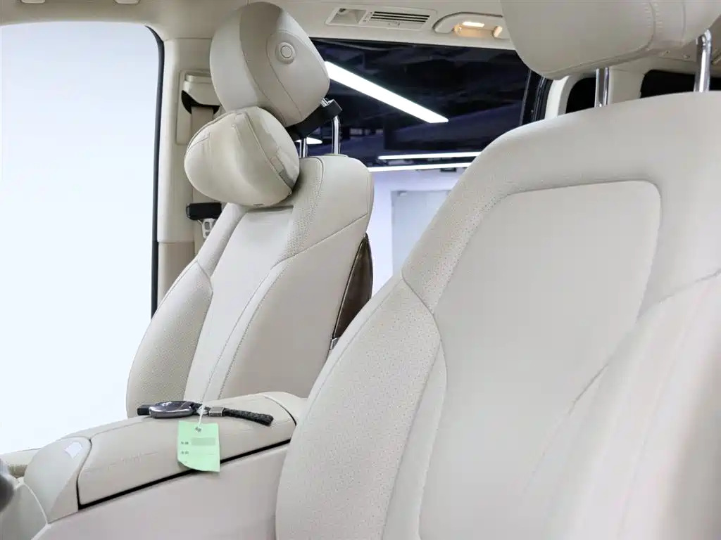 MERCEDES-BENZ V CLASS