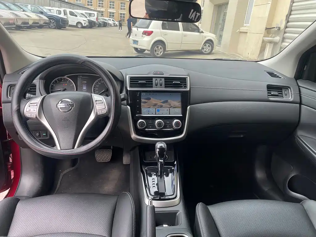 Nissan Tiida — миниатюра 8