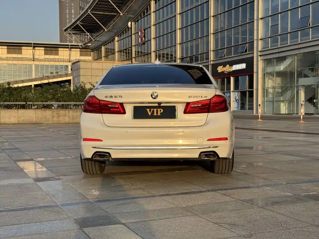 BMW 5 Series New Energy — миниатюра 17