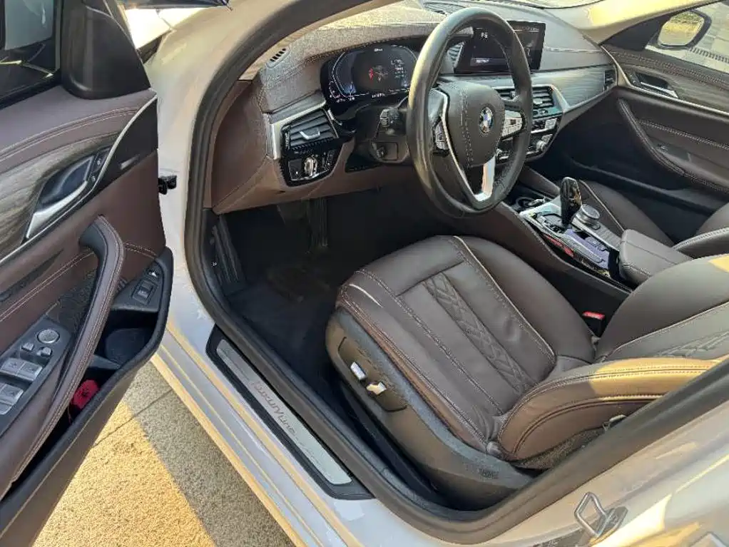 BMW 5 Series New Energy — миниатюра 4