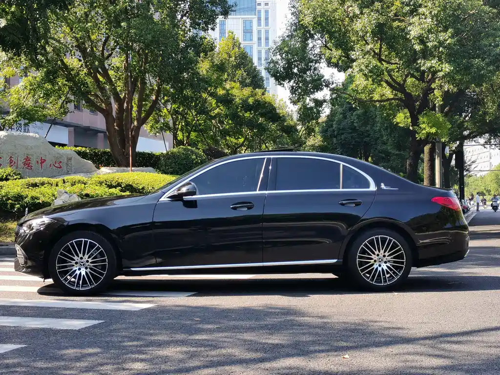 Mercedes-Benz C-Class — миниатюра 4