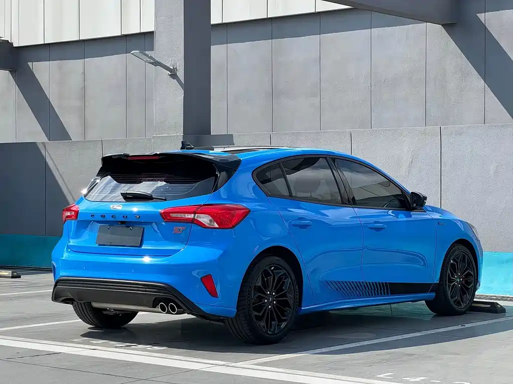 Ford Focus — миниатюра 6