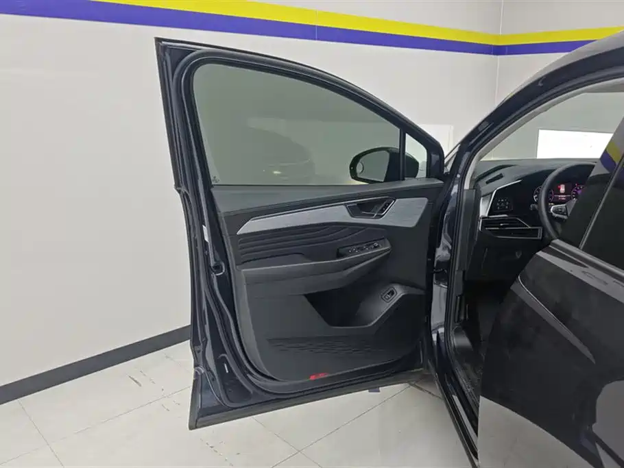 Volkswagen Viloran 2021 330TSI Luxury