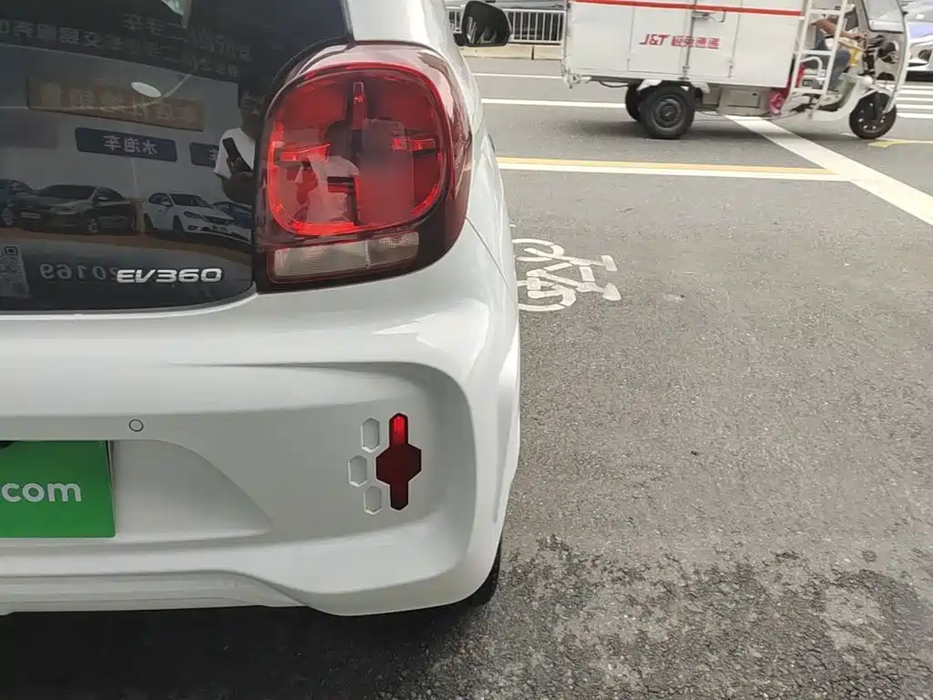 Roewe Clever — миниатюра 8