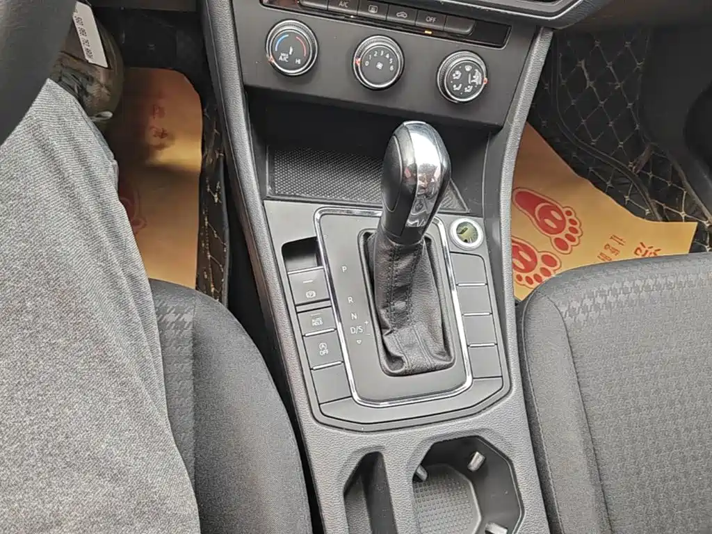 Volkswagen Bora — миниатюра 14