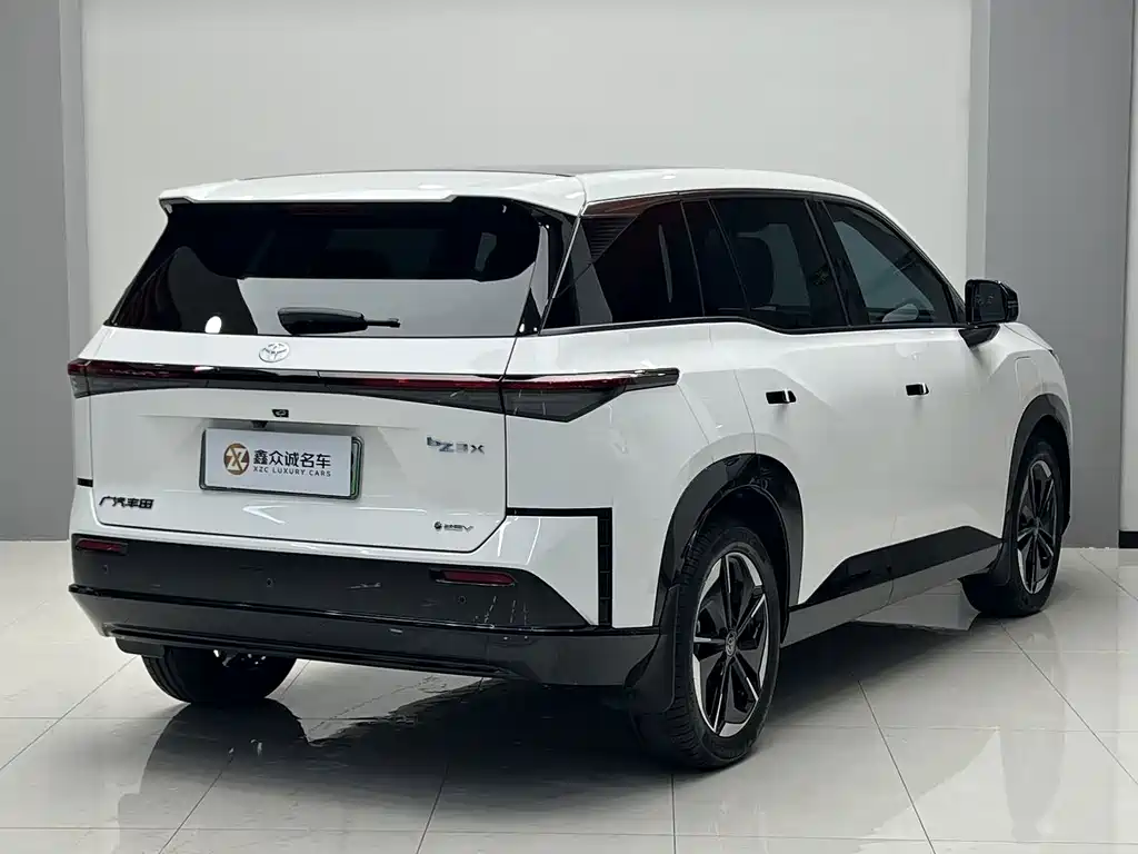 Toyota bZ3X — миниатюра 18