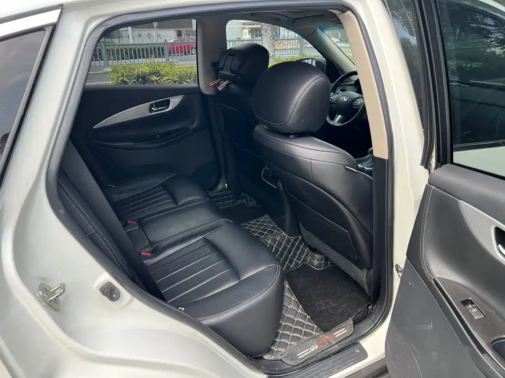 Infiniti QX50 — миниатюра 15