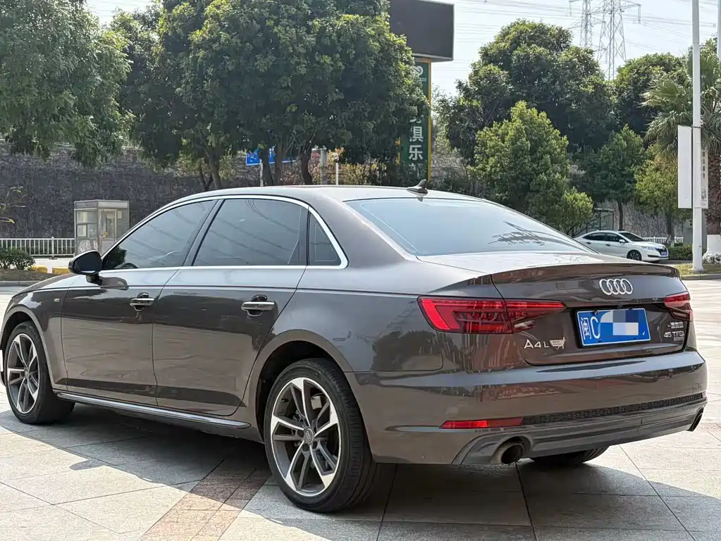 Audi A4L 2017 45 TFSI quattro