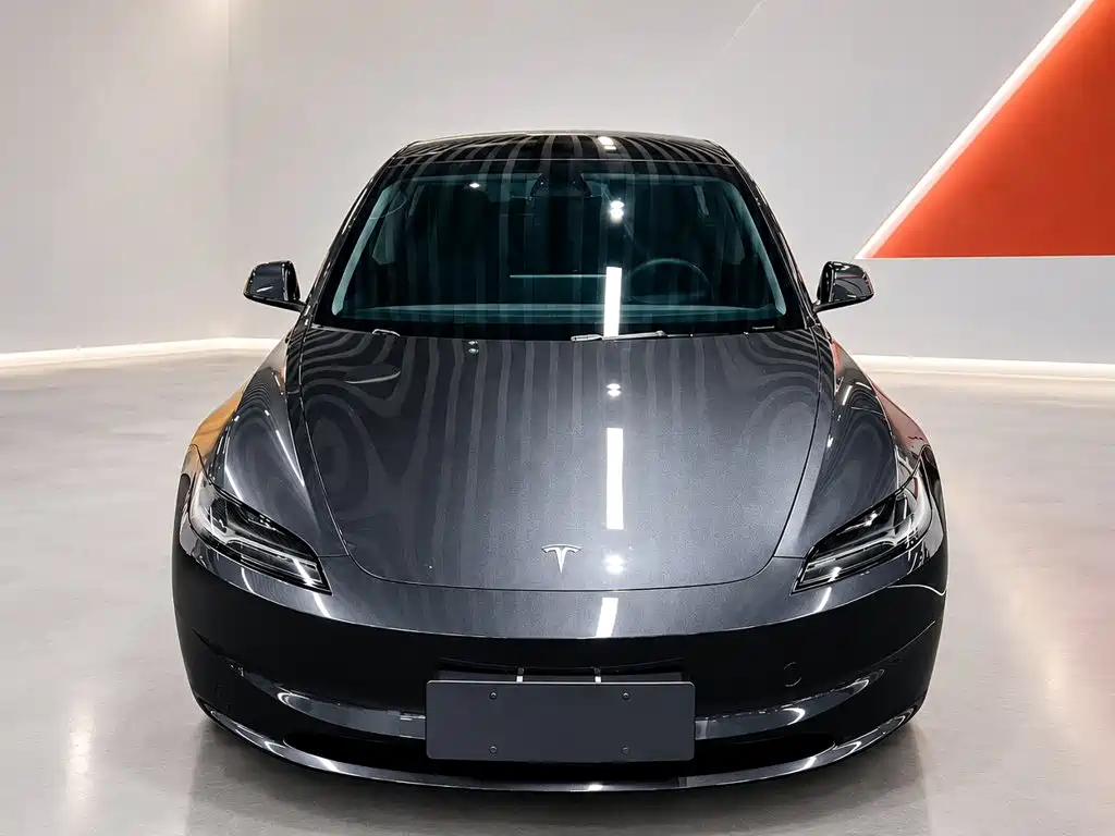 Tesla Model 3 — миниатюра 2