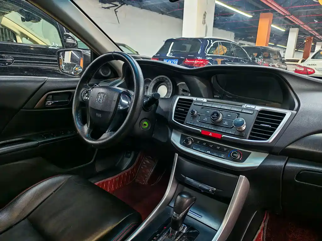 Honda Accord — миниатюра 7