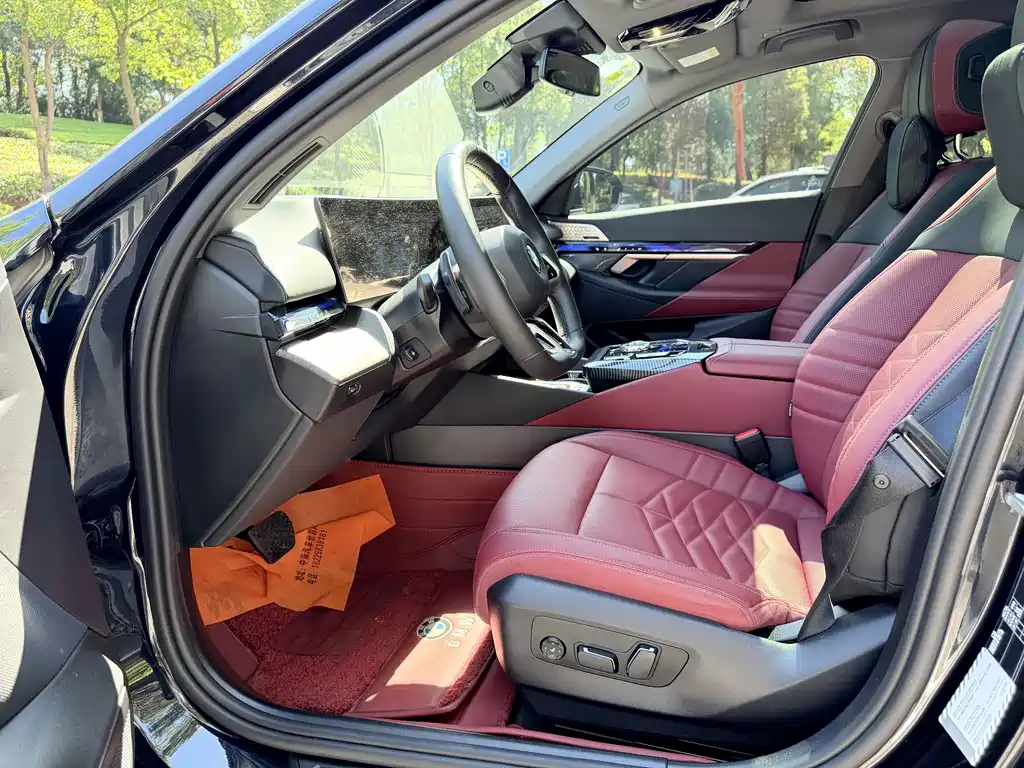 BMW 5 Series — миниатюра 4