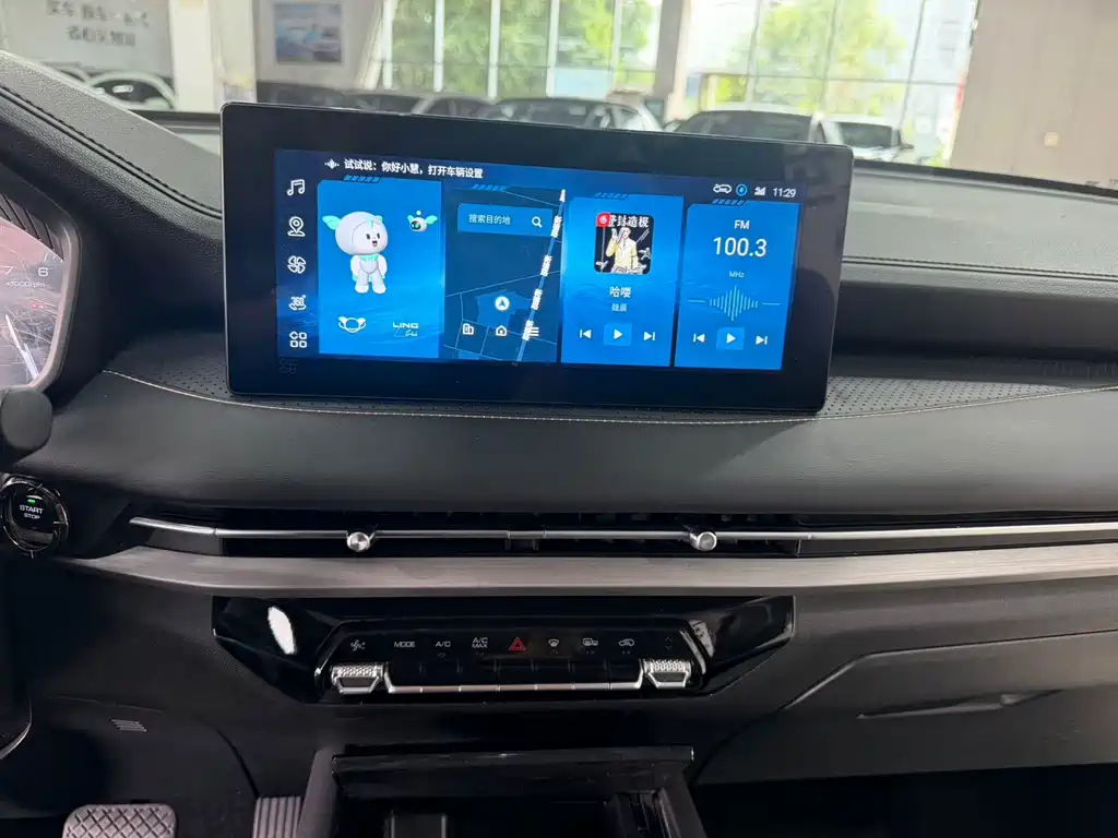Wuling Jiachen — миниатюра 12