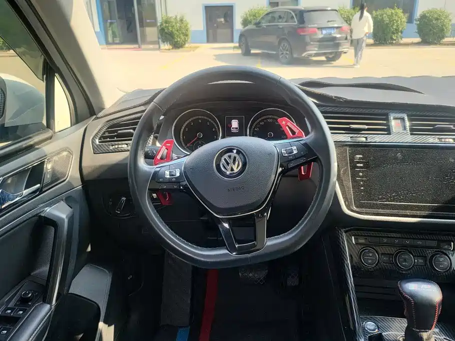Volkswagen Tiguan L — миниатюра 15