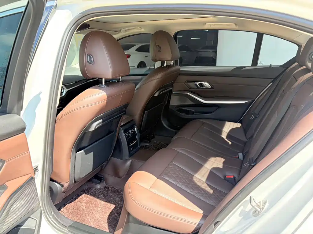 BMW 3 Series — миниатюра 8