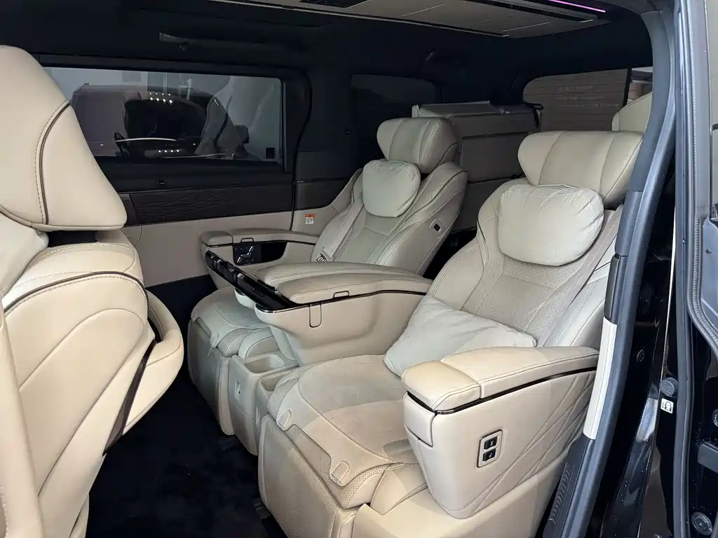 Toyota Vellfire 2024 2.5L