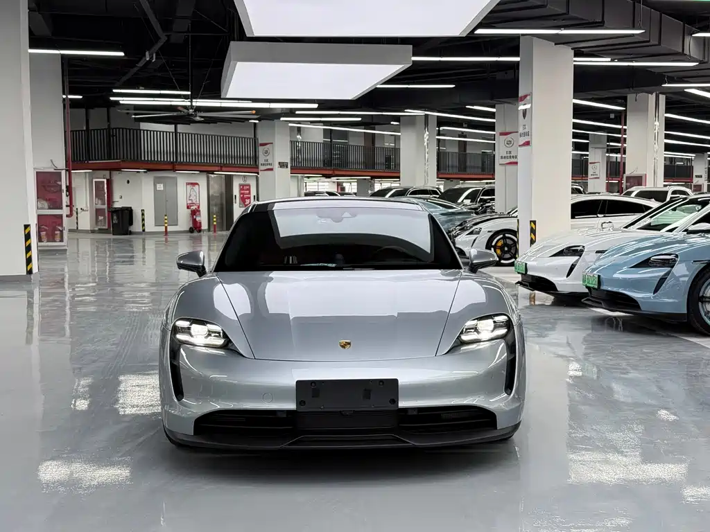 Porsche Taycan — миниатюра 2