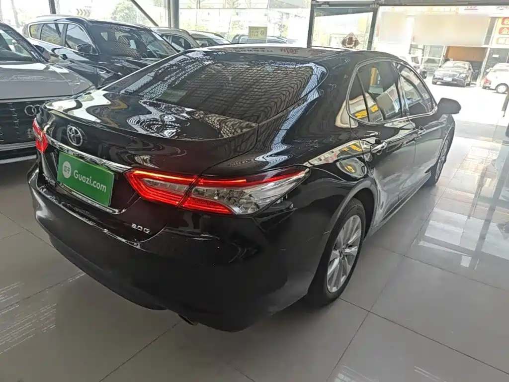 Toyota Camry — миниатюра 7