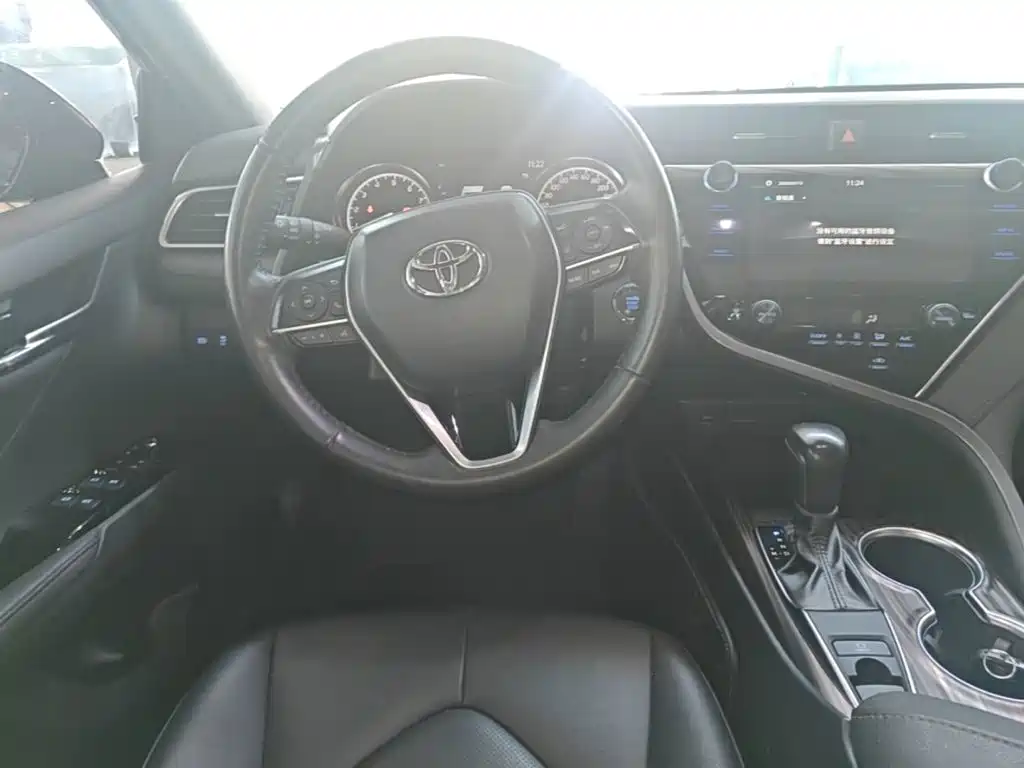 Toyota Camry — миниатюра 11