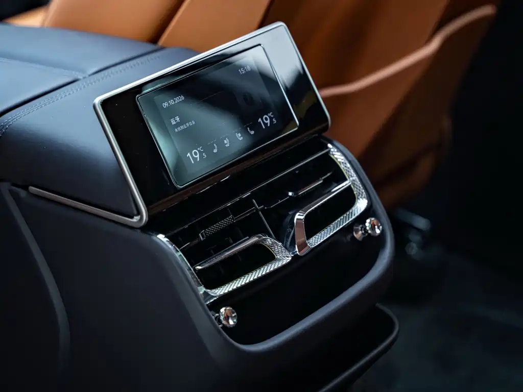 Bentley Flying Spur — миниатюра 12