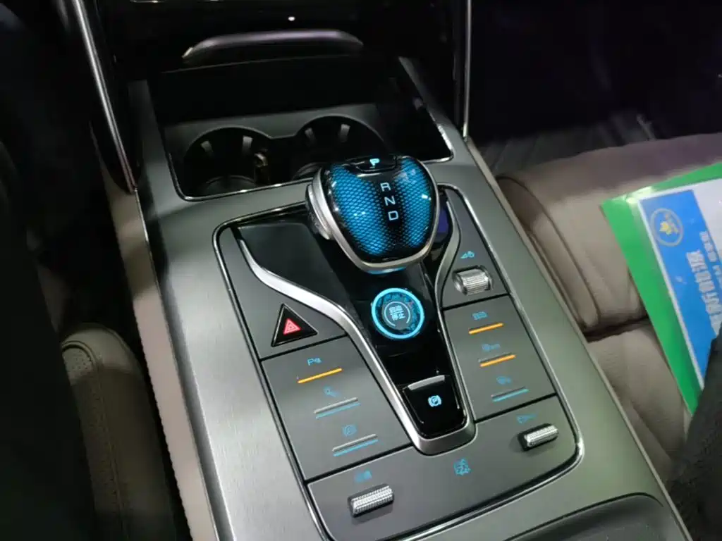 BYD Tang New Energy — миниатюра 14